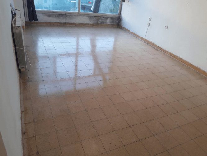 הסרת שטיח פוליש לרצפה אחרי